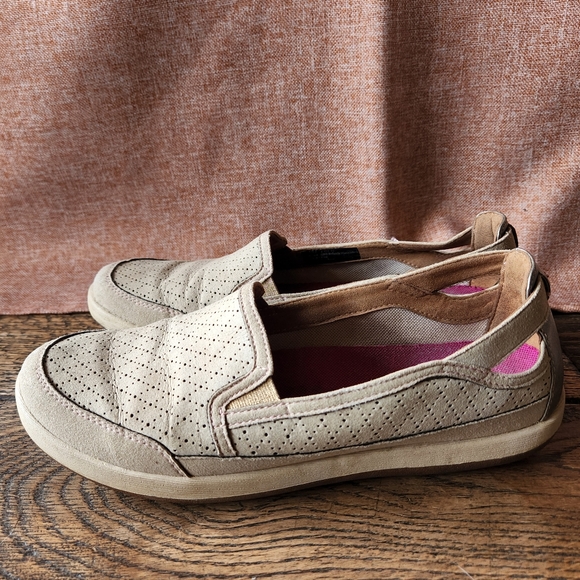 Cobb Hill shoes - Picture 2 of 6